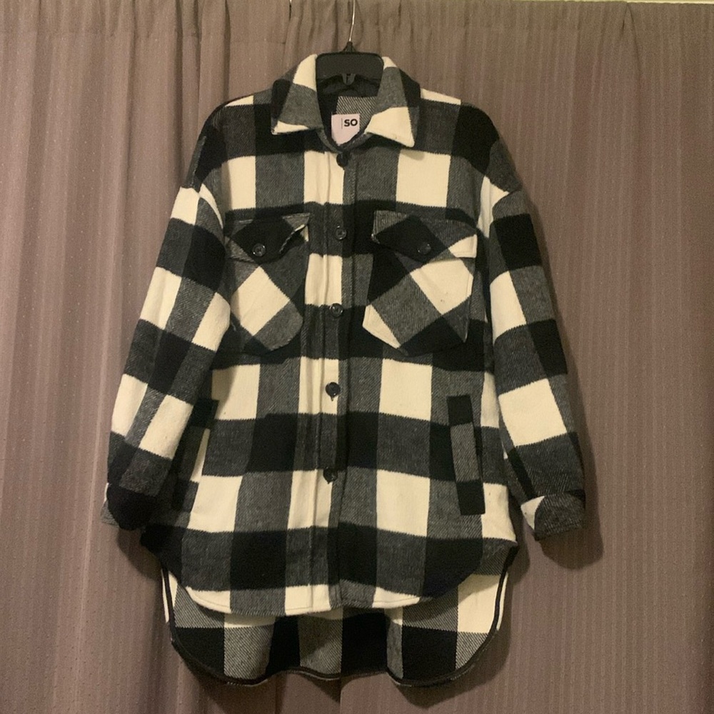 Kohls Juniors’ SO Plaid Oversized Button Up Shacket Size Small.